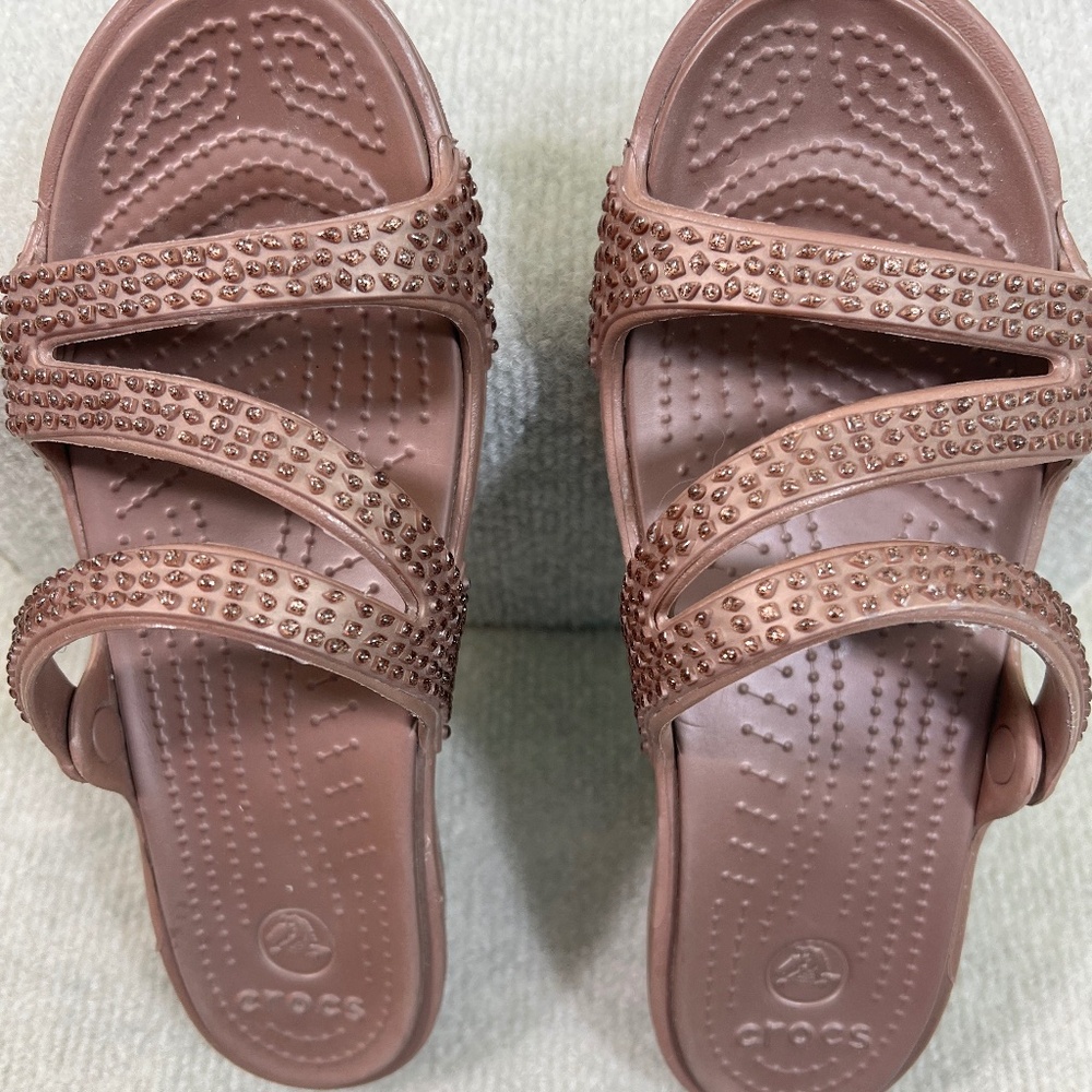 Croc sandels beaded size W7, Bronze/brown colored